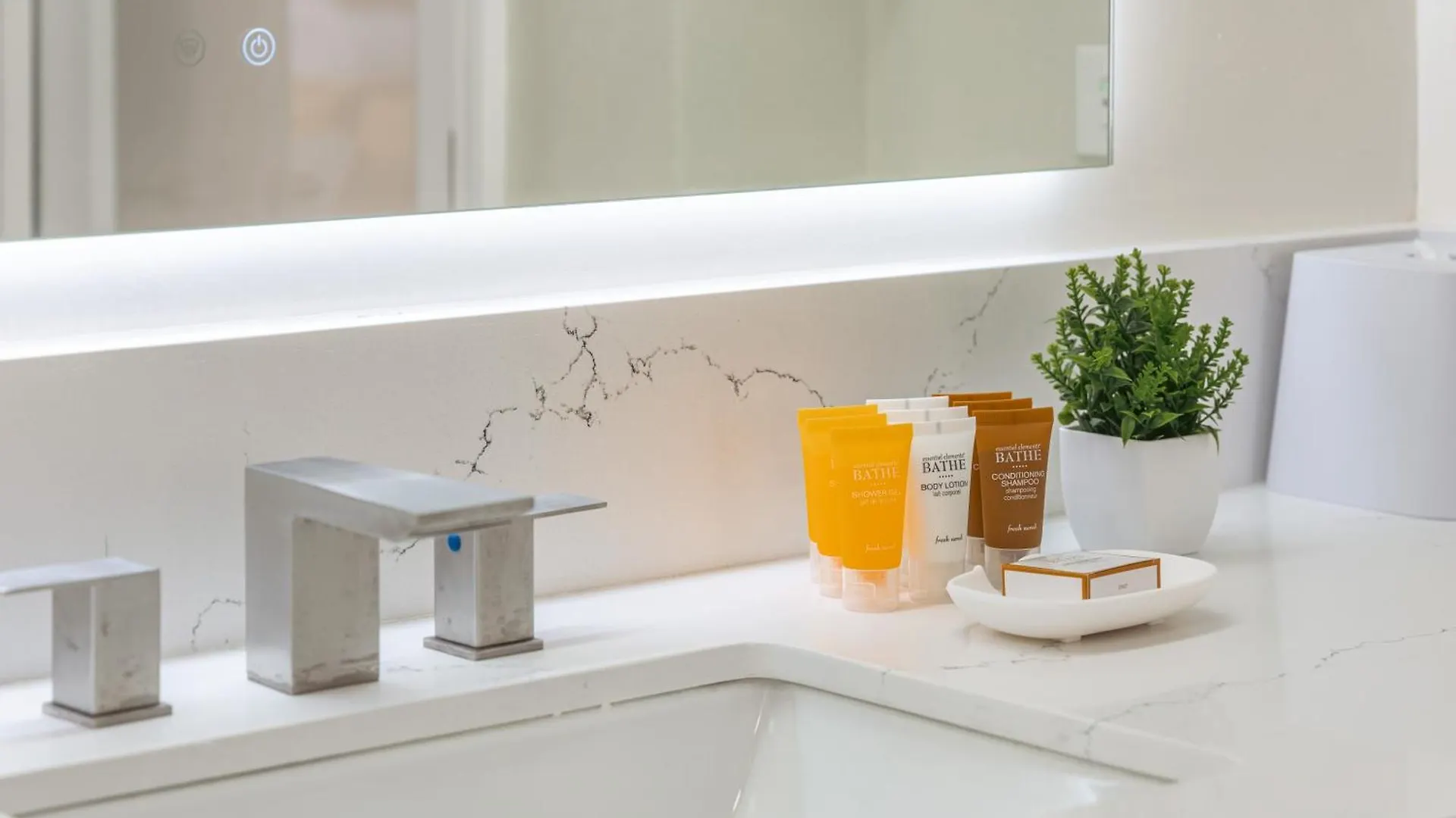 Newly Renovated ,1 Block To Waikiki Beach, Free Parking Honolulu 0*,  Stany Zjednoczone Ameryki