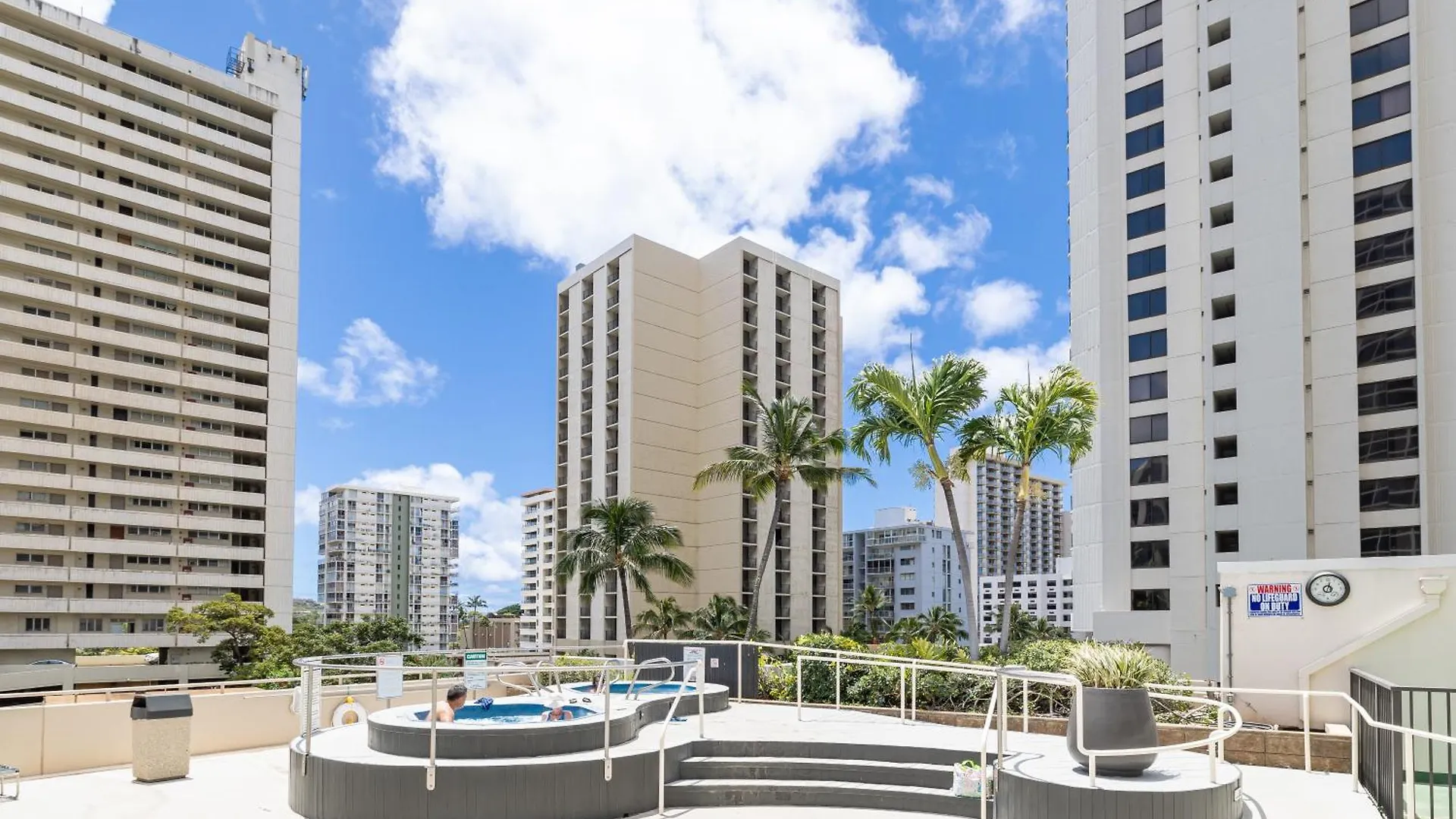 Apartment Newly Renovated ,1 Block To Waikiki Beach, Free Parking Honolulu United States