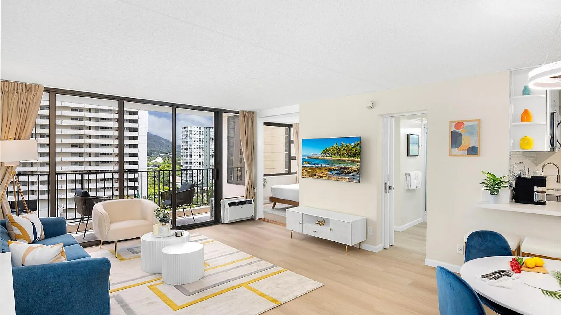 Newly Renovated ,1 Block To Waikiki Beach, Free Parking Honolulu