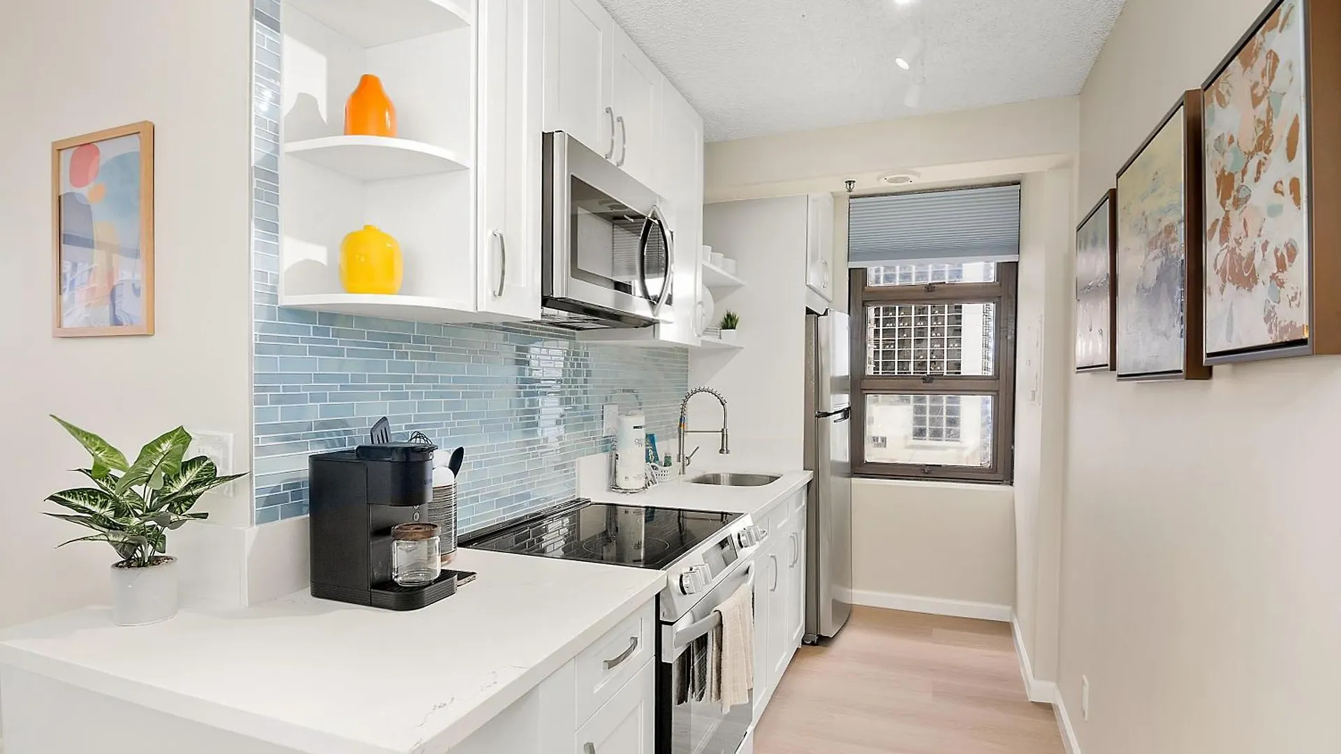 Newly Renovated ,1 Block To Waikiki Beach, Free Parking Honolulu Apartment