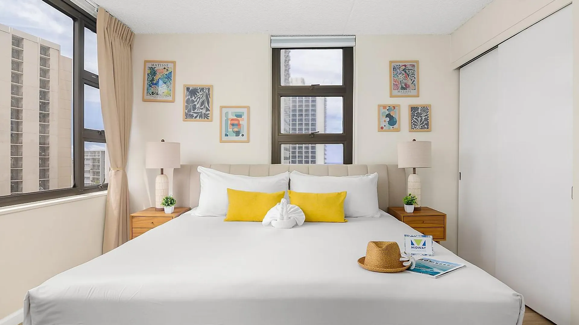 Newly Renovated ,1 Block To Waikiki Beach, Free Parking Honolulu