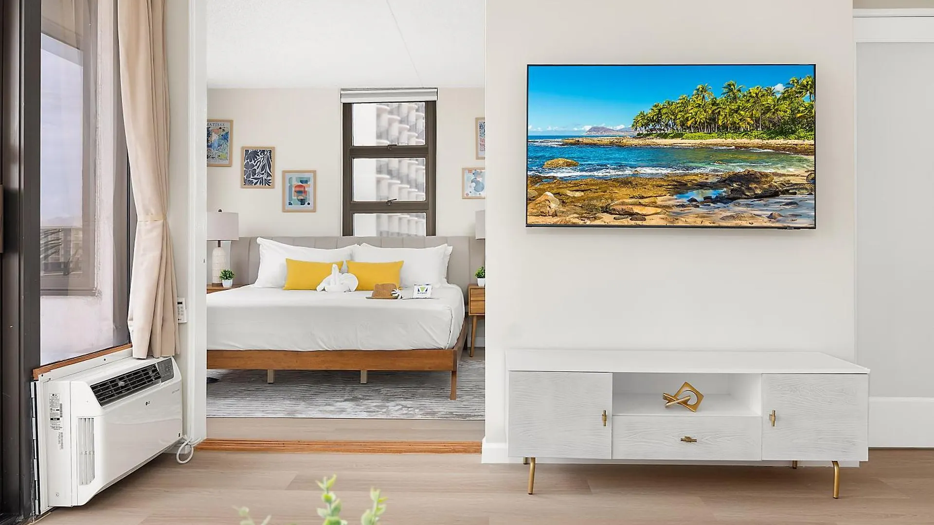 Apartment Newly Renovated ,1 Block To Waikiki Beach, Free Parking Honolulu