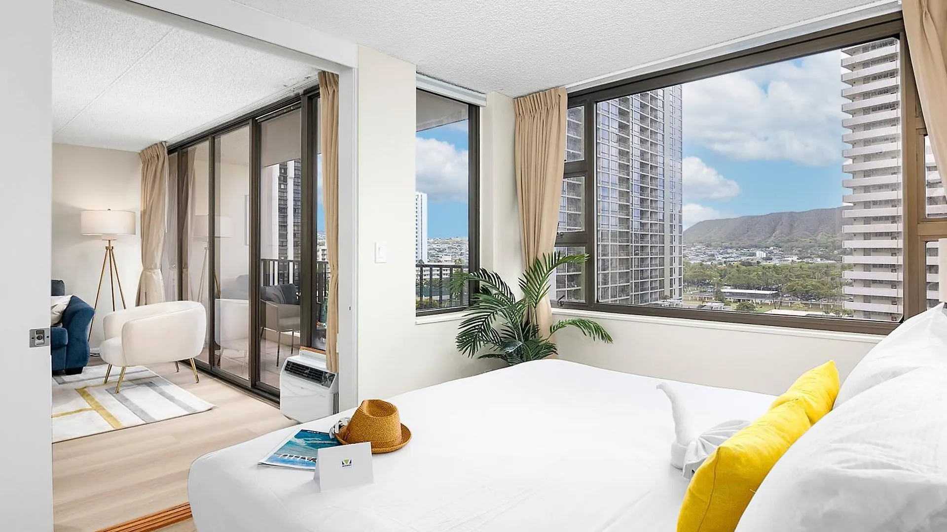 Apartment Newly Renovated ,1 Block To Waikiki Beach, Free Parking Honolulu