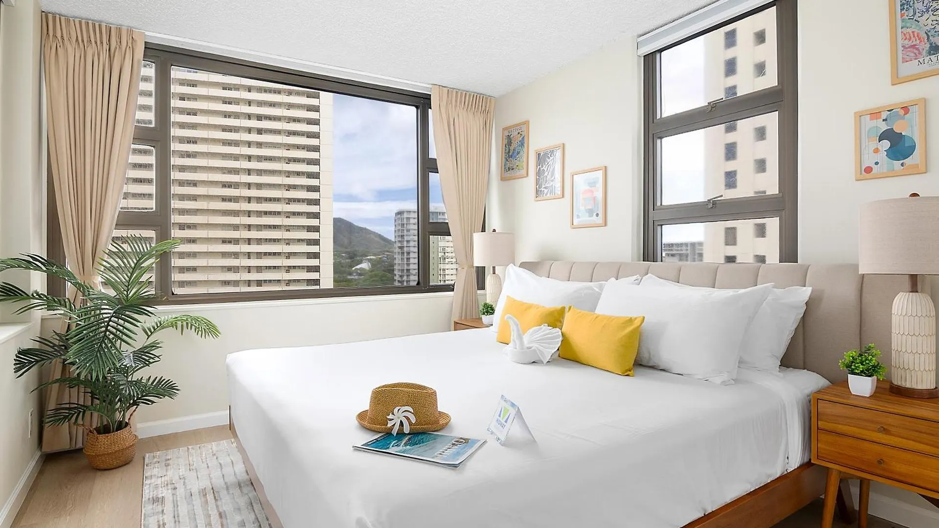Apartment Newly Renovated ,1 Block To Waikiki Beach, Free Parking Honolulu