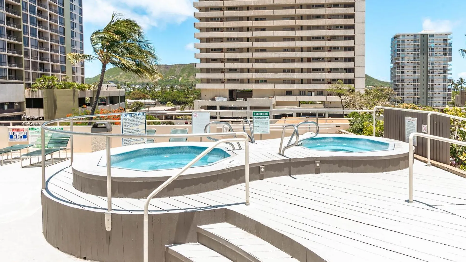 Newly Renovated ,1 Block To Waikiki Beach, Free Parking Honolulu Apartment