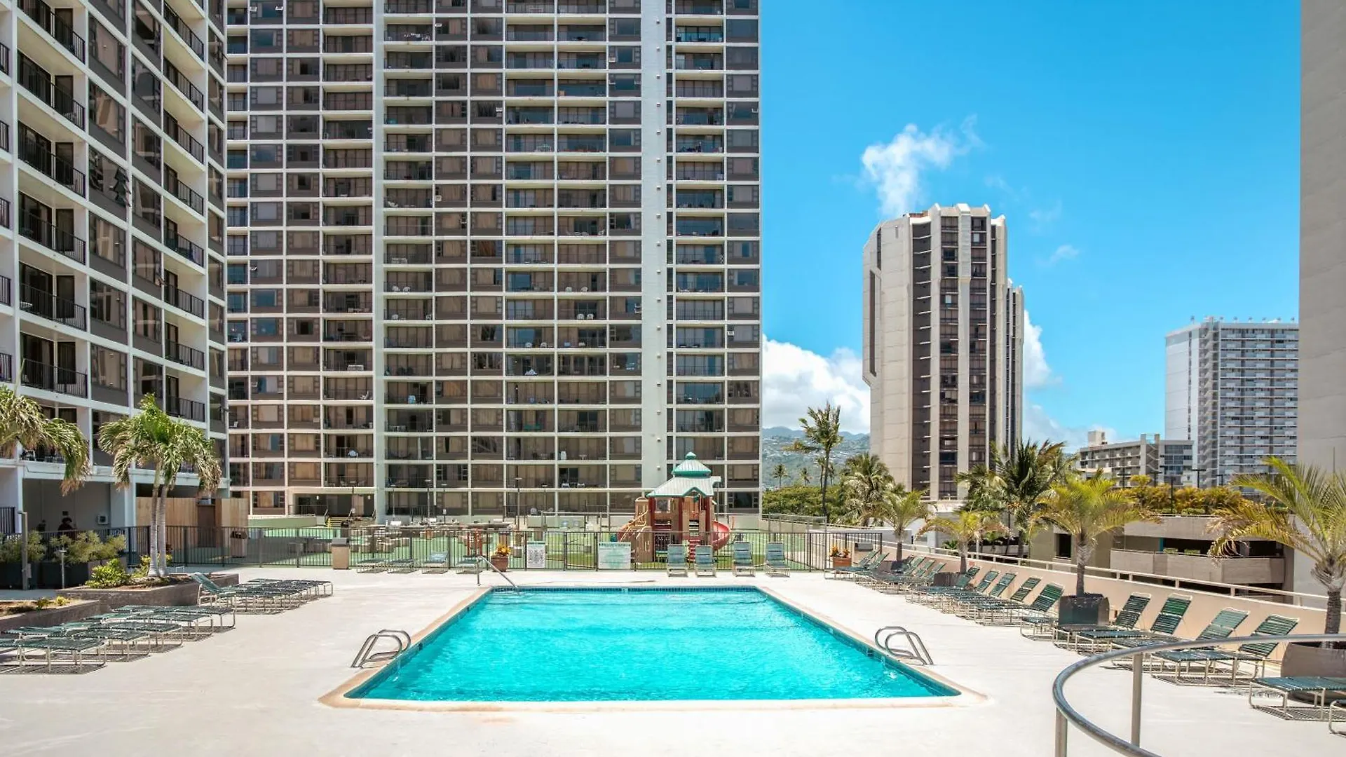 Newly Renovated ,1 Block To Waikiki Beach, Free Parking Honolulu United States