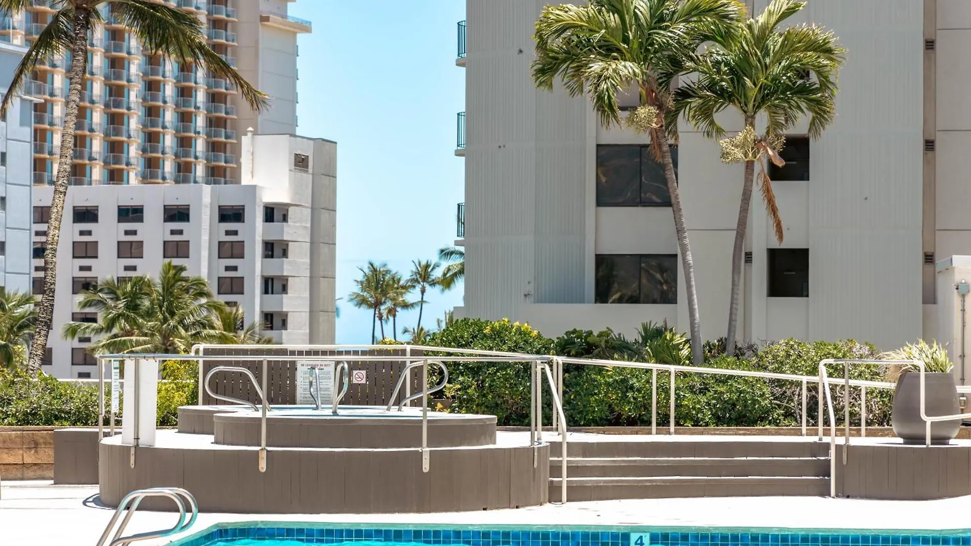 Newly Renovated ,1 Block To Waikiki Beach, Free Parking Honolulu 0*,
