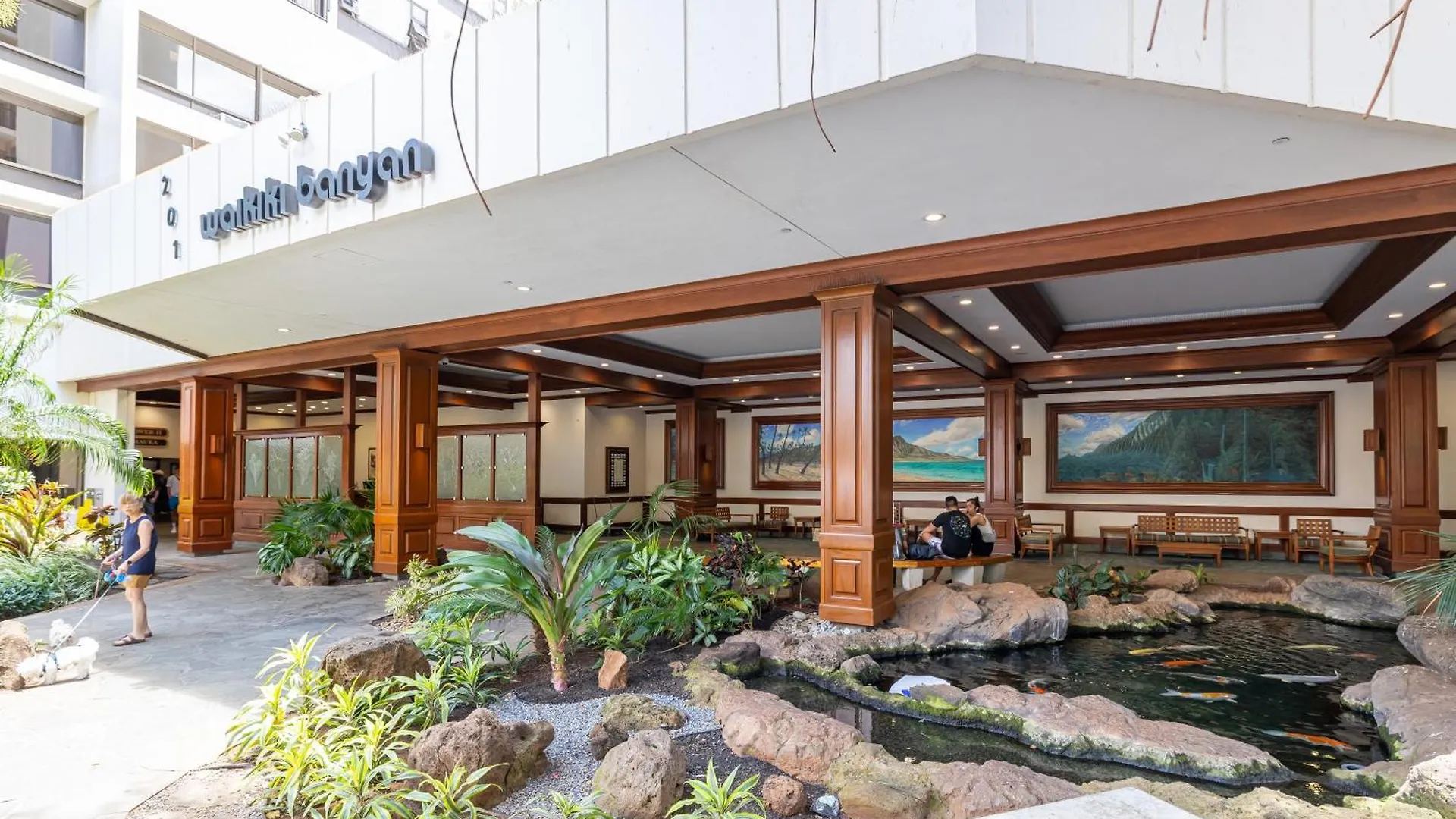 Newly Renovated ,1 Block To Waikiki Beach, Free Parking Honolulu Apartment