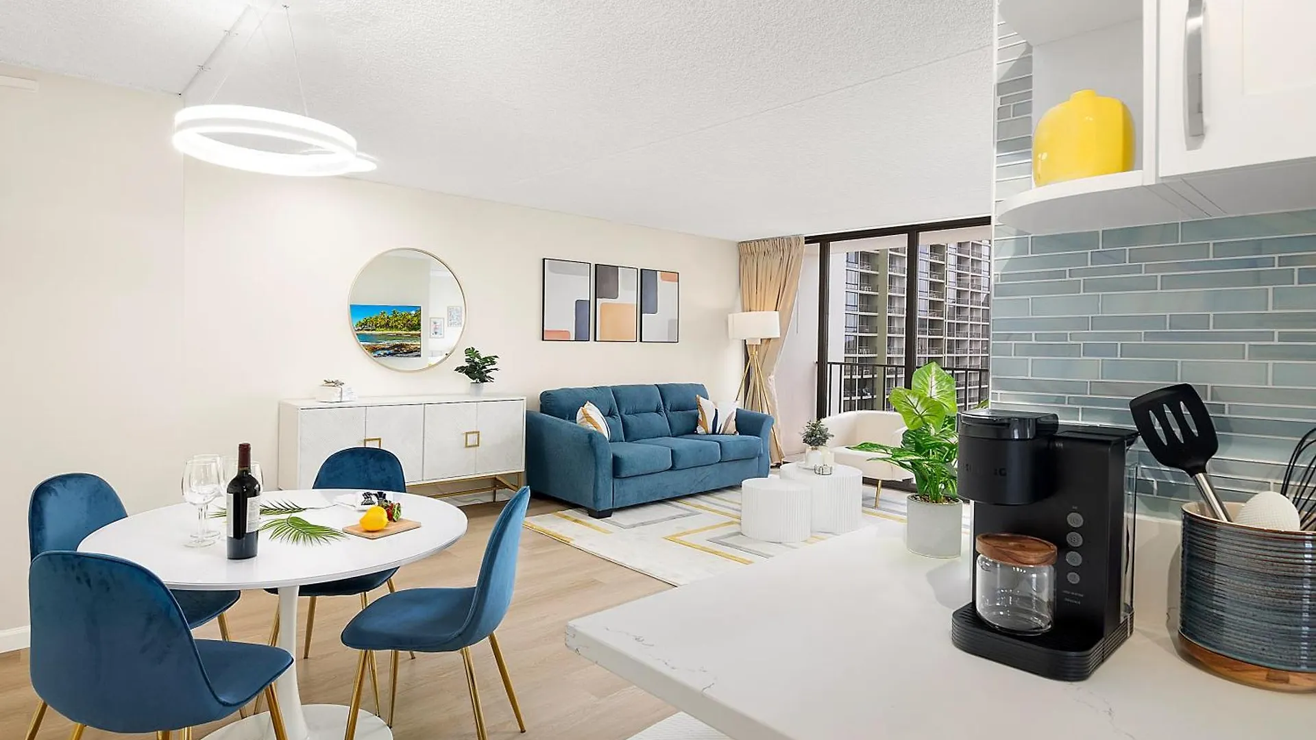 Newly Renovated ,1 Block To Waikiki Beach, Free Parking Honolulu 0*,  United States