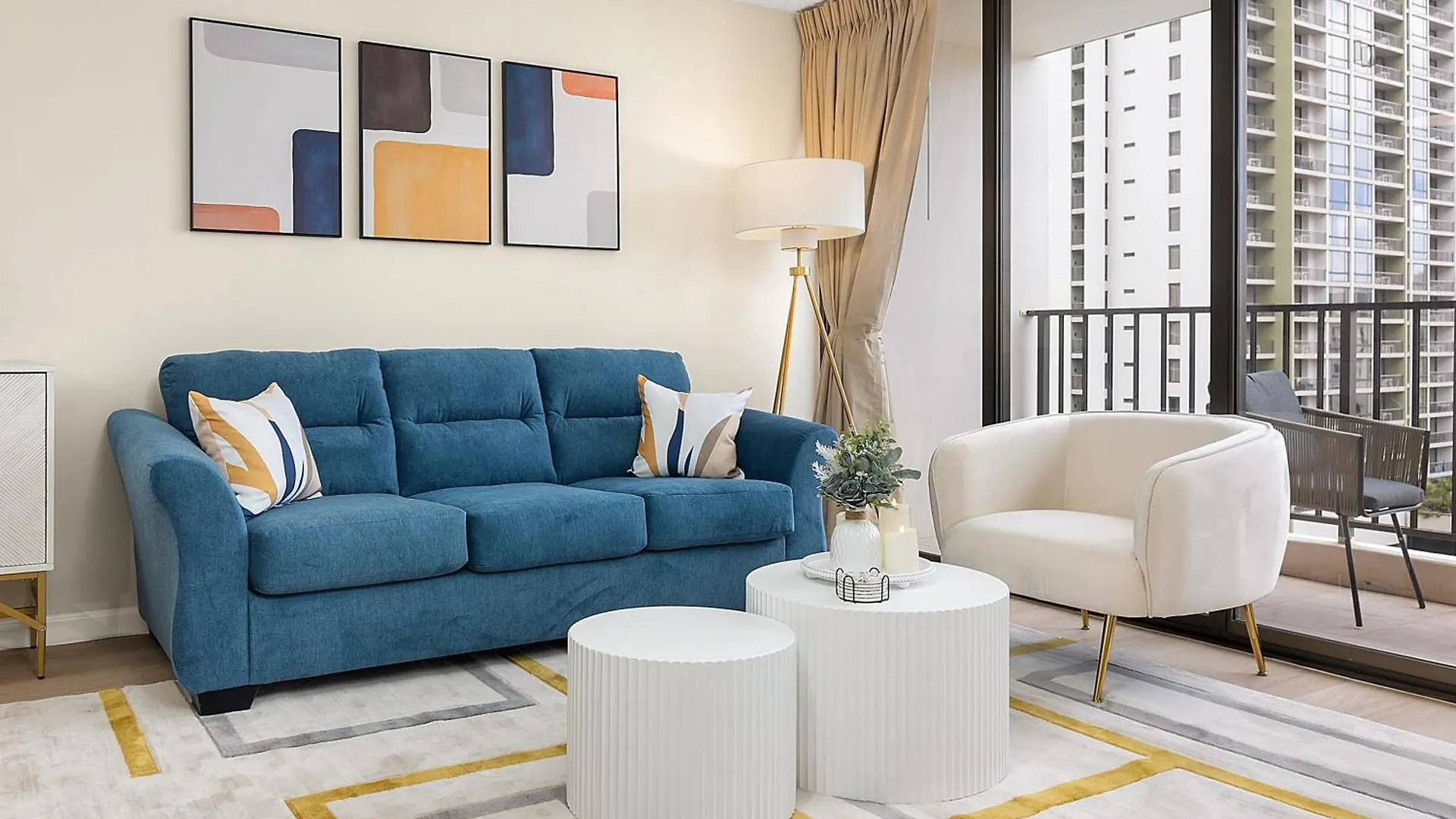 Apartment Newly Renovated ,1 Block To Waikiki Beach, Free Parking Honolulu
